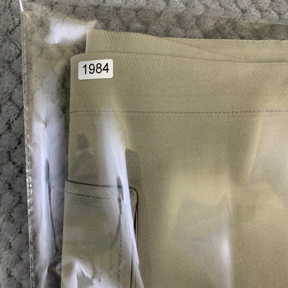 Tommy Bahama Mens 100% Silk Cargo Shorts Khaki Tan Size 34 Relaxed Island Summer - Picture 11 of 11